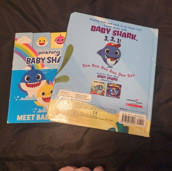 Baby Shark Books - Set of (2). Meet Baby Shark & Hide and Seek. Like New. - Picture 6 of 11